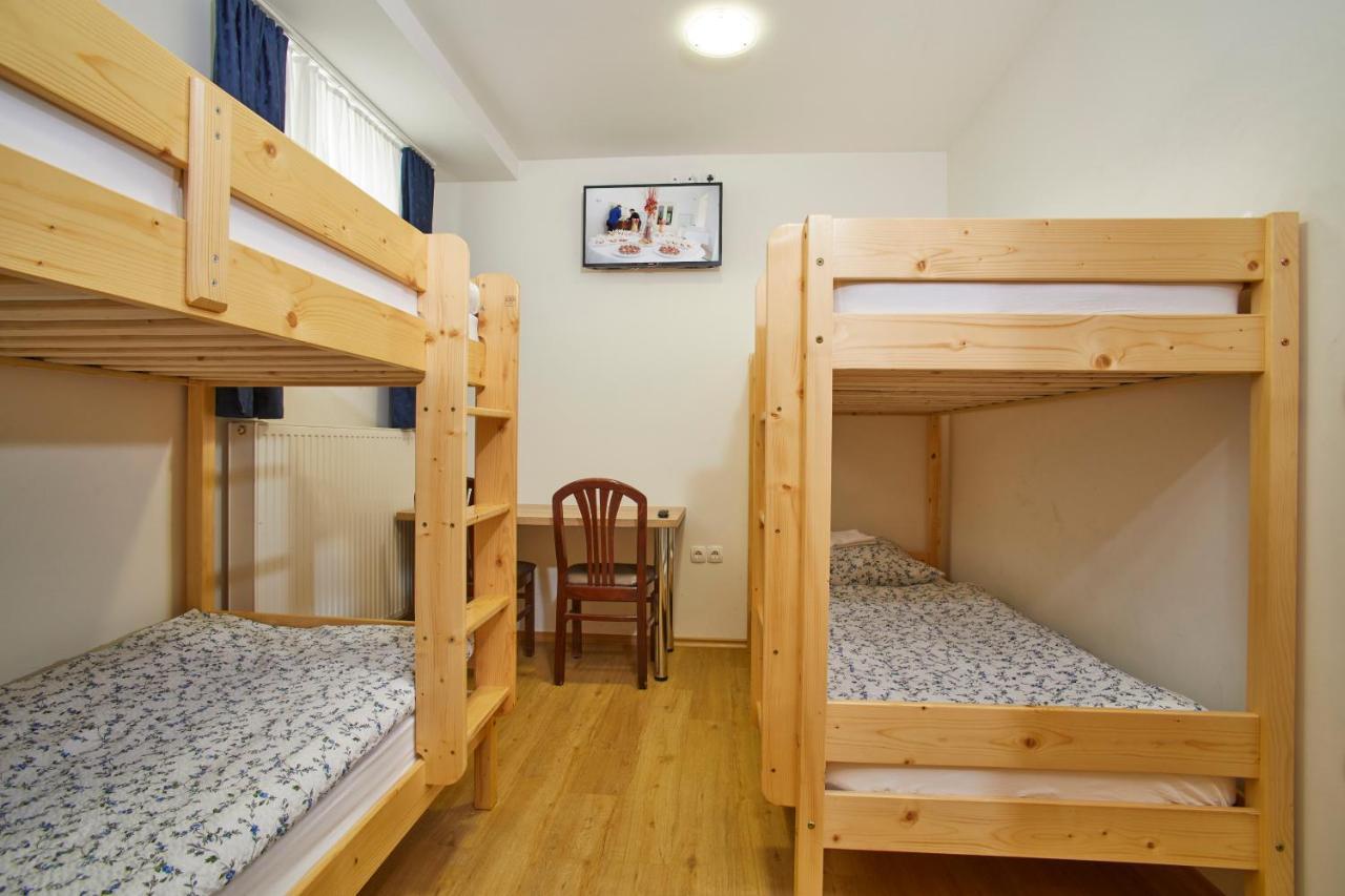 Hostel Delalut Ravne na Koroskem Buitenkant foto